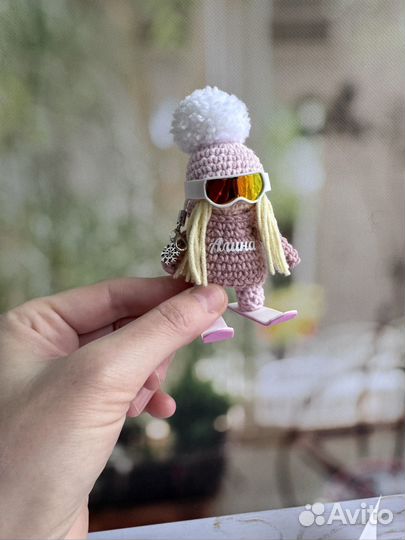 Фигурка лыжница