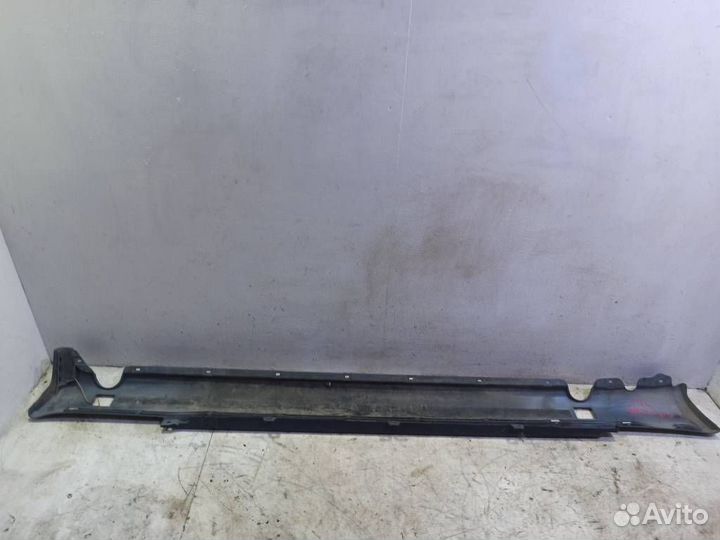 Накладка на правый порог