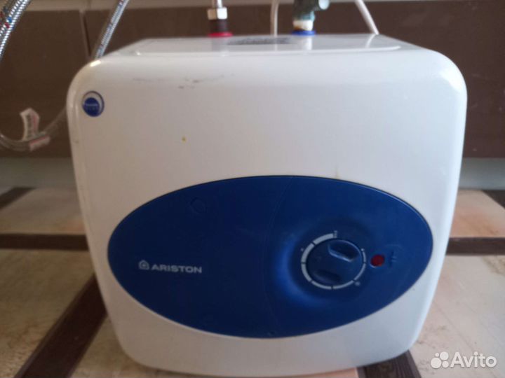 Водонагреватель накопительный ariston