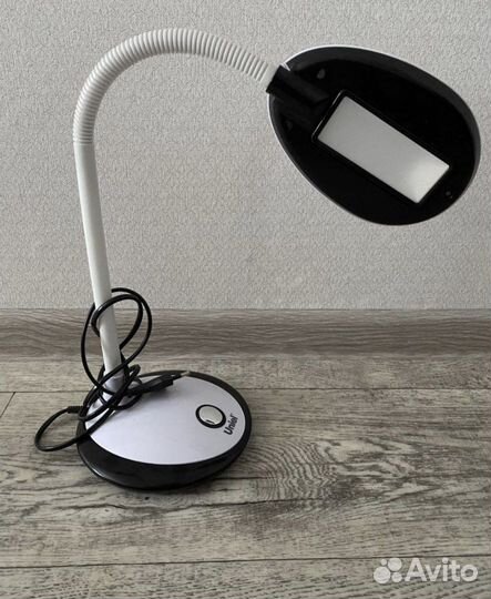 Лампа настольная