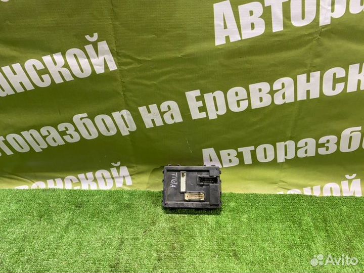 Блок комфорта Nissan Tiida Latio SC11 HR15 2008