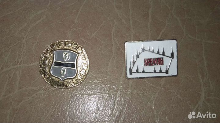 Значок Кремль Чернь древний герб