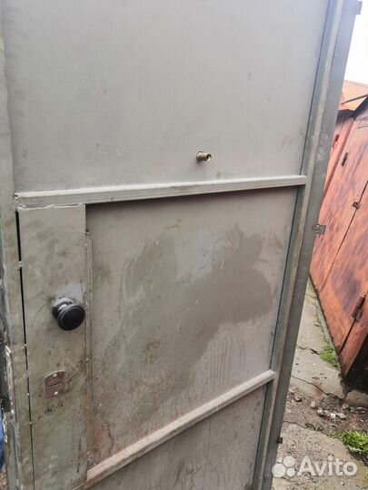 Дверь входная металлическая