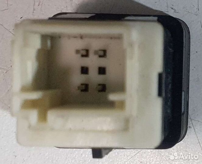 Кнопка открывания багажника Citroen C-Elysee