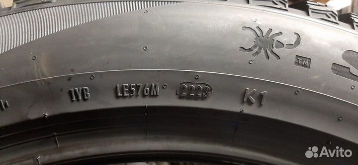 Pirelli Ice Zero 2 285/45 R22 114H