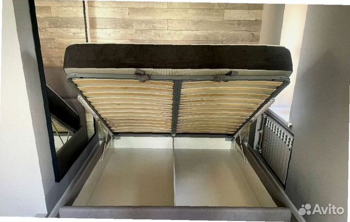 Кровать двуспальная дизайнерская мягкая на заказ