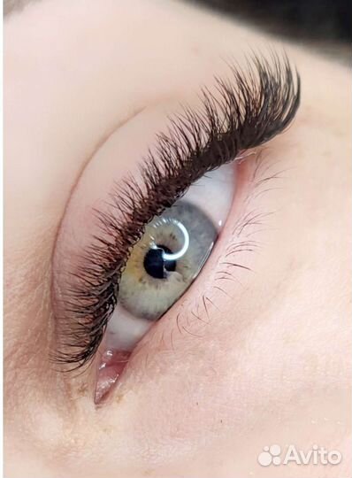 Наращивание ресниц, оформление бровей