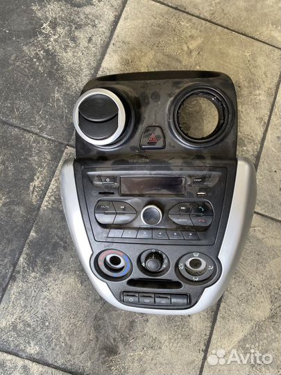 Штатный магнитофон Лада гранта