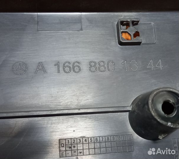 Подиум гос номера Mercedes GL166