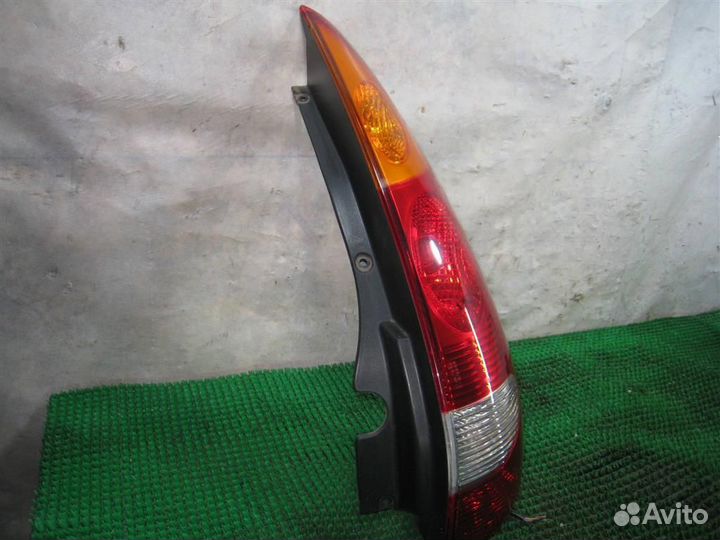 Фонарь задний правый Nissan Almera Tino 2005