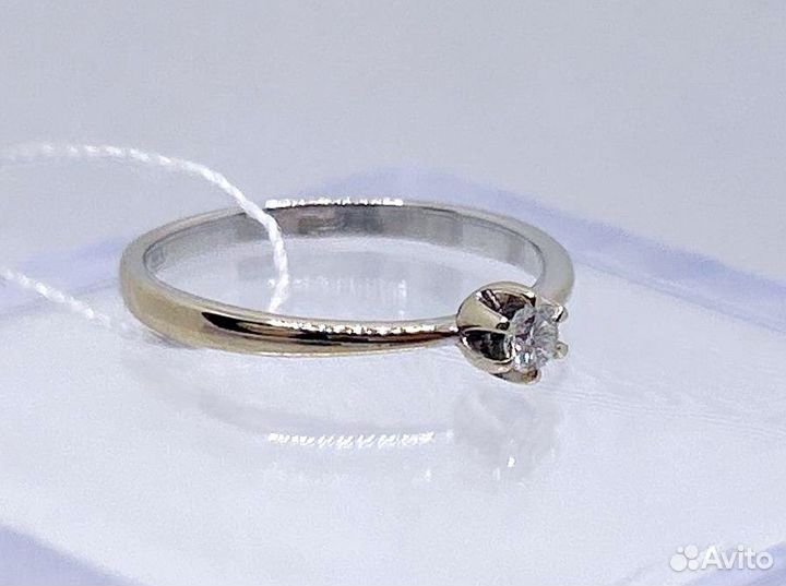 Золотое кольцо с бриллиантом 17,5 р