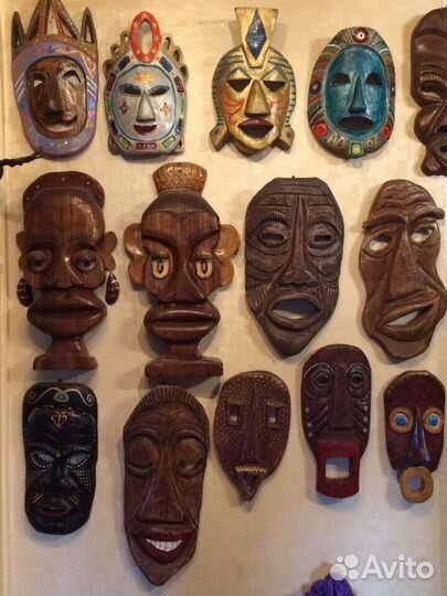 Маска ручной работы деревянная для интерьера