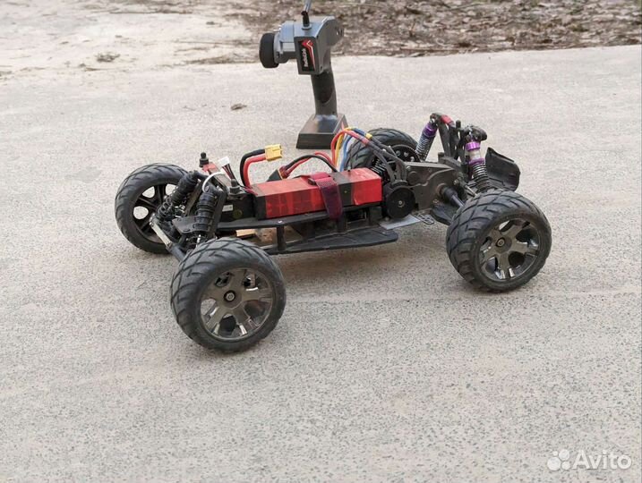 Машина на радиоуправлении 1 10