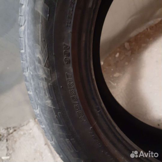 Bridgestone Dueler H/P Sport 235/55 R17 99V