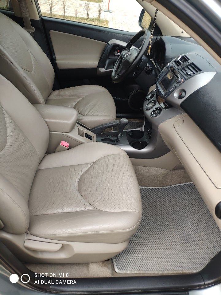 Toyota RAV4: фото владельца