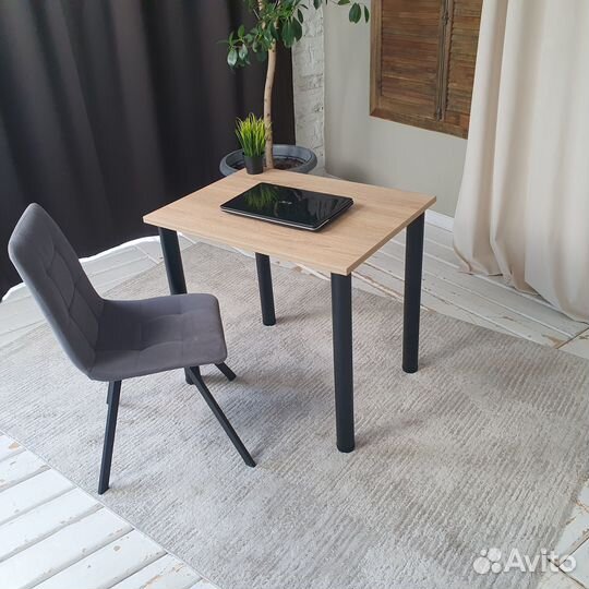 Письменный стол Дуб 80*60 см. Черные ножки