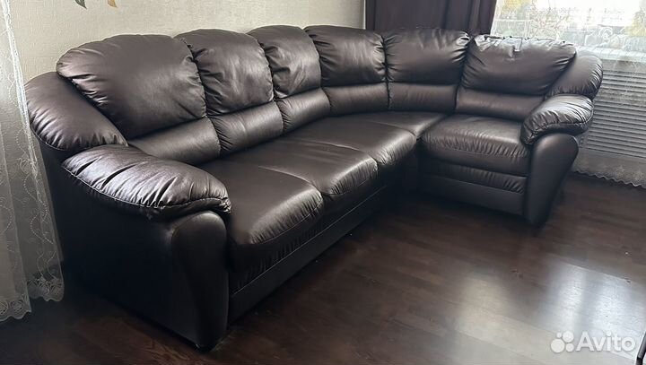 Кожаный угловой диван бу