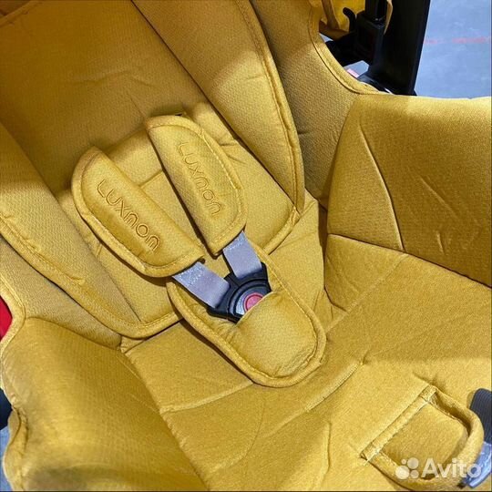 Детская прогулочная коляска