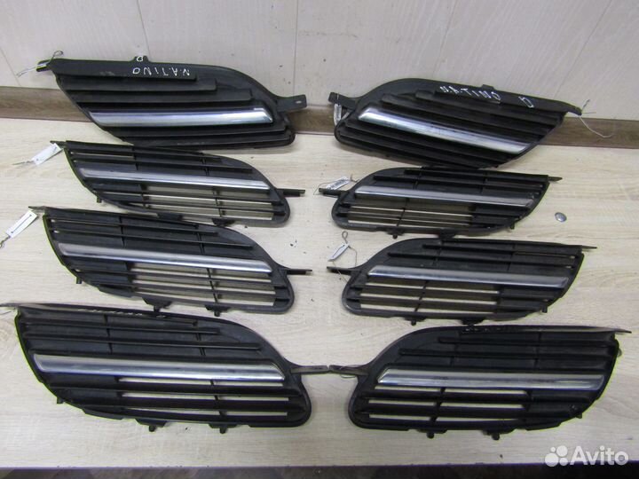 Решетка радиатора Nissan Almera Tino V10