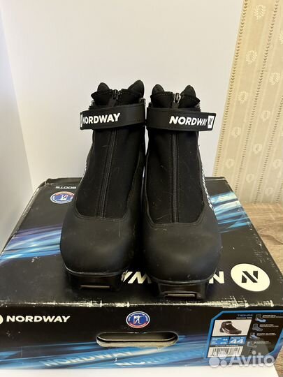 Беговые лыжи комплект в отличном состоянии