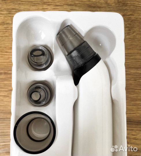 Аппарат для чистки лица вакуумный очиститель пор