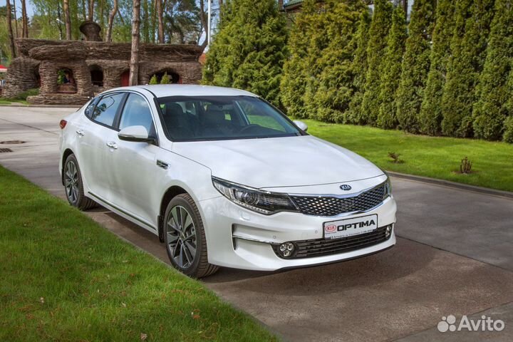 Лобовое стекло на Kia Optima 2015г