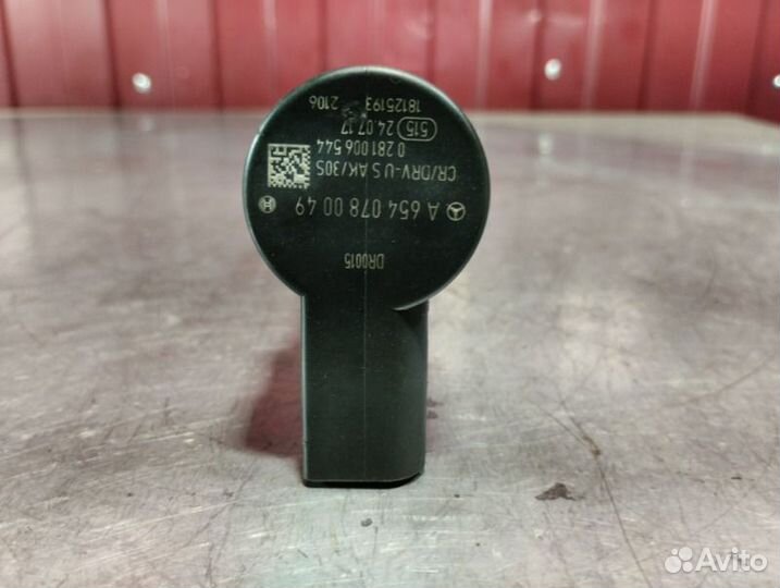 Топливная рампа Mercedes E-Class W213 OM654 2.0