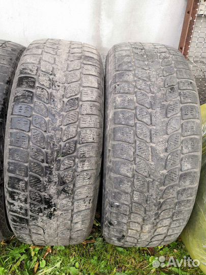 Bridgestone Blizzak LT 235/65 R17