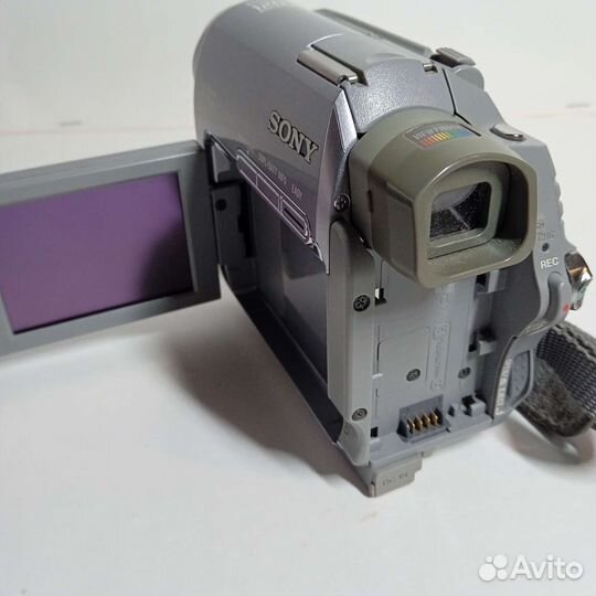 Видеокамера Sony DCR-HC40E