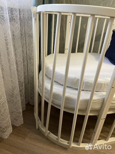 Детская кроватка с маятником 8 в 1