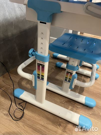 Растущая парта и стул FunDesk