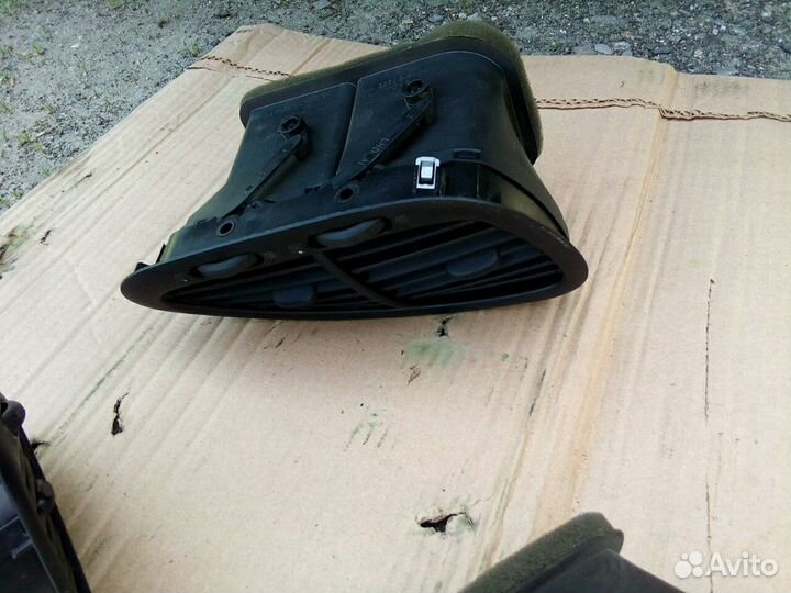 На Ford Galaxy/VW Sharan диффузоры торпеды