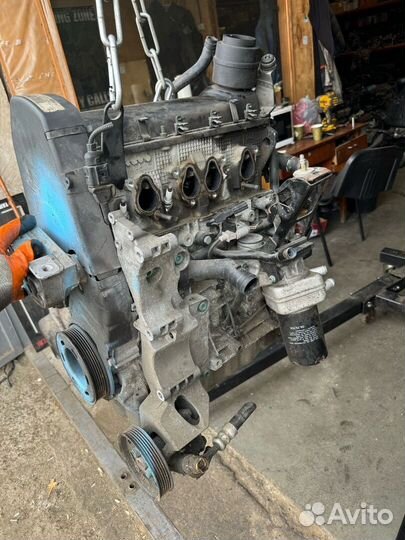 Двигатель 1.6 8v AUR для Фольксваген Поло Классик