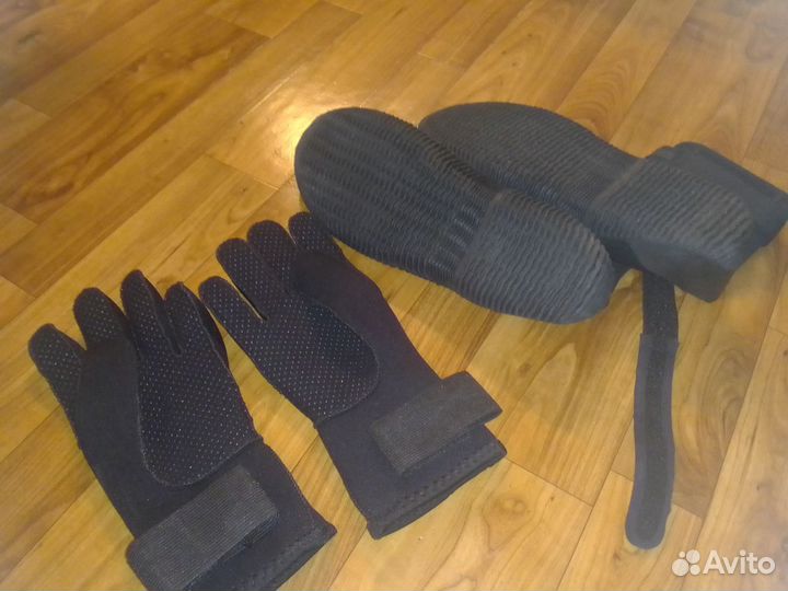 Гидроботинки и гидроперчатки для серфинга