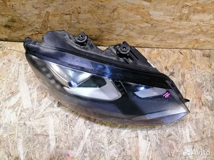 Фара правая ксенон Volkswagen Sharan 7N 1.4T CAV