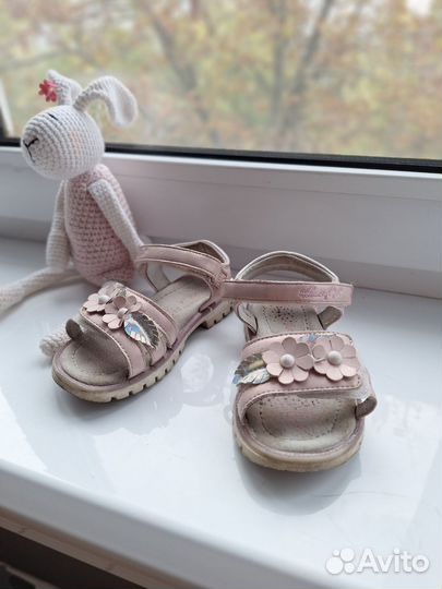 Сандалии для девочки 24