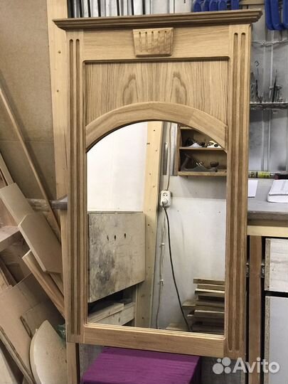 Зеркало в раме из массива дуба