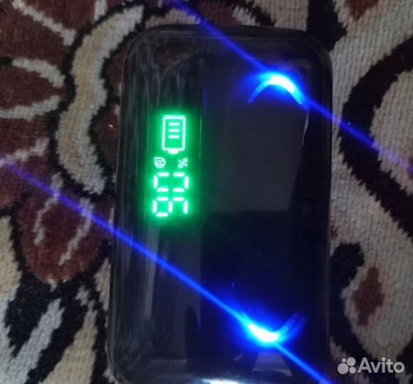 Беспроводные наушники в кейсе