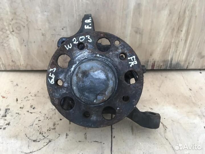 Кулак поворотный правый mercedes W203 W209