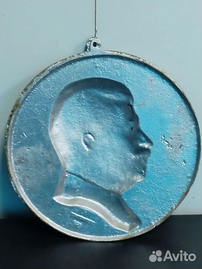 Барельеф Сталина