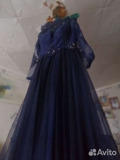 Вечернее длинное платье