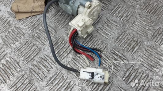 Замок зажигания toyota RAV 4 ZCA2 (10V35J101)