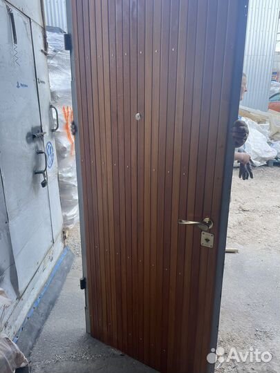 Дверь металлическая