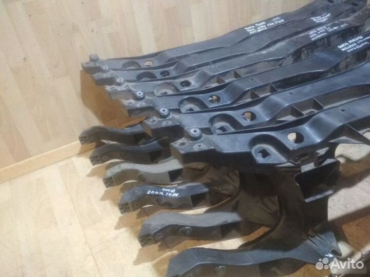 Панель передняя Mercedes Benz W447