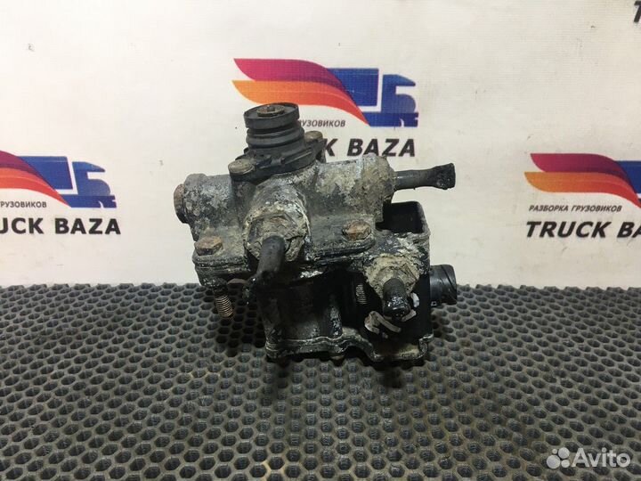 81521806021 Клапан ускорительный