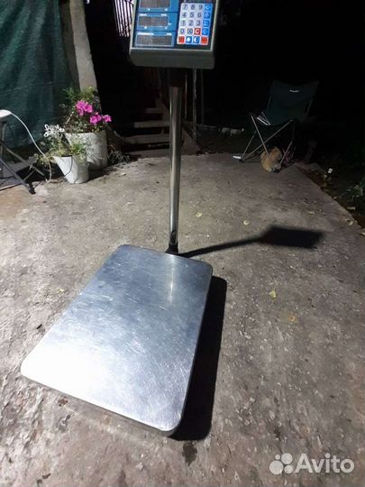 Весы торговые напольные