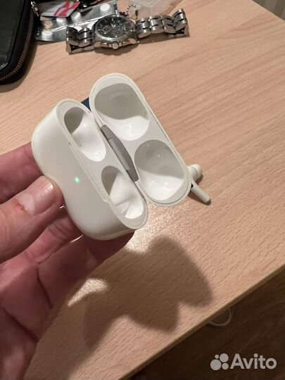 Беспроводные наушники apple airpods