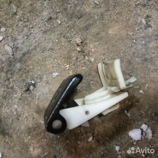 Ручка открывания капота Toyota Celica 200 carina-E