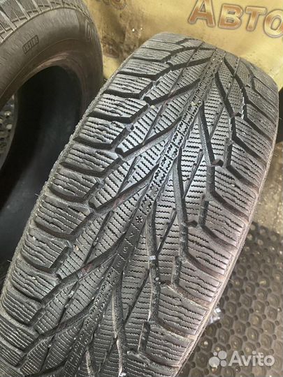 Nokian Tyres Hakkapeliitta R2 215/60 R17