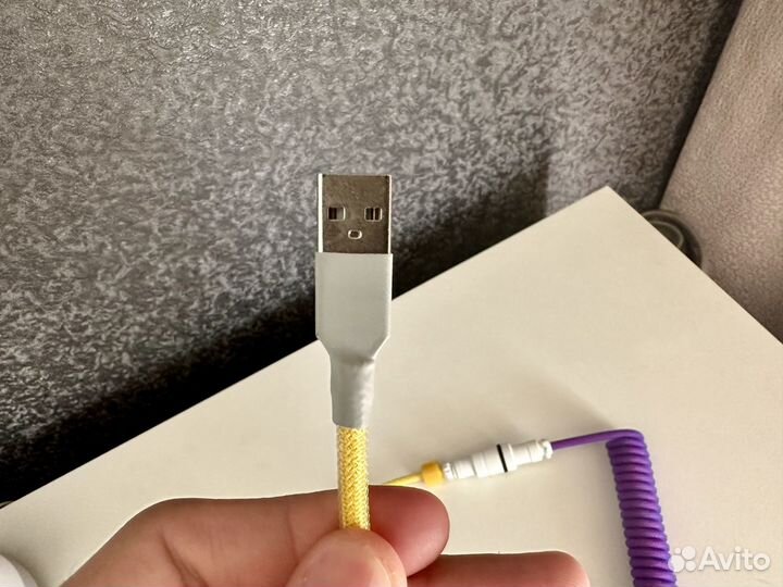 Спиральный кабель для механической клавиатуры